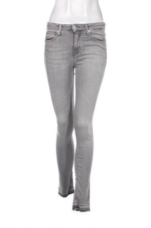 Дамски дънки Calvin Klein Jeans, Размер M, Цвят Сив, Цена 156,40 лв.