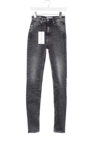 Damskie jeansy Calvin Klein Jeans, Rozmiar S, Kolor Szary, Cena 359,54 zł