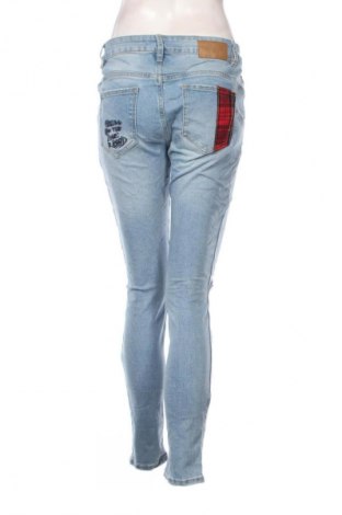 Дамски дънки Desigual, Размер M, Цвят Син, Цена 75,99 лв.