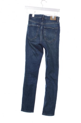 Dámske džínsy  Gina Tricot, Veľkosť XS, Farba Modrá, Cena  7,95 €