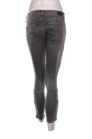 Dámske džínsy  Hilfiger Denim, Veľkosť M, Farba Sivá, Cena  20,95 €