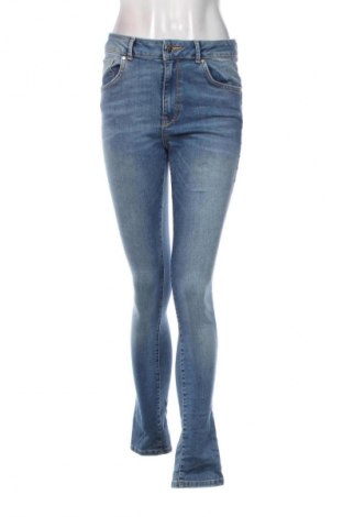 Дамски дънки Never Denim, Размер M, Цвят Син, Цена 41,99 лв.