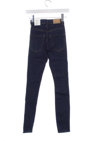 Damskie jeansy Perfect Jeans By Gina Tricot, Rozmiar XS, Kolor Niebieski, Cena 101,99 zł