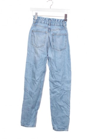 Dámské džíny  Pull&Bear, Velikost XS, Barva Modrá, Cena  189,00 Kč