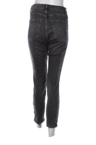 Damskie jeansy Pull&Bear, Rozmiar M, Kolor Czarny, Cena 95,99 zł