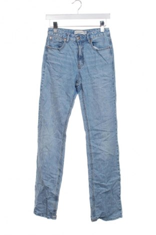 Damen Jeans Stradivarius, Größe S, Farbe Blau, Preis 8,99 €