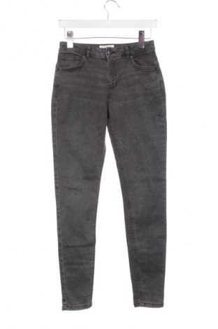 Damen Jeans Terranova, Größe S, Farbe Grau, Preis 23,30 €