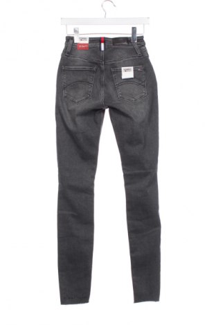 Damskie jeansy Tommy Jeans, Rozmiar M, Kolor Szary, Cena 170,99 zł