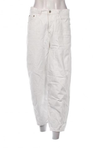 Damskie jeansy Zara, Rozmiar S, Kolor Biały, Cena 62,00 zł