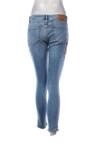 Damskie jeansy Zara, Rozmiar S, Kolor Kolorowy, Cena 88,99 zł