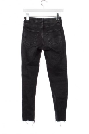 Дамски дънки Zara, Размер S, Цвят Черен, Цена 26,98 лв.