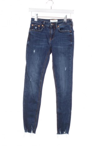 Blugi de femei Zara, Mărime XS, Culoare Albastru, Preț 71,00 Lei
