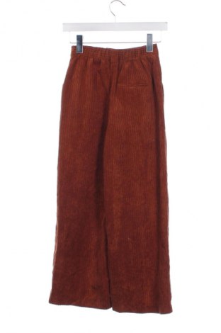Női kordbársony nadrág Bershka, Méret XS, Szín Barna, Ár 12 449 Ft