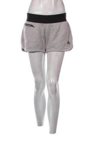 Dámske kraťasy  Adidas, Veľkosť M, Farba Sivá, Cena  18,95 €
