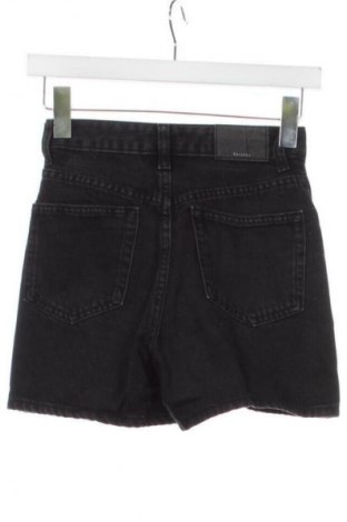 Дамски къс панталон Bershka, Размер XXS, Цвят Черен, Цена 19,55 лв.