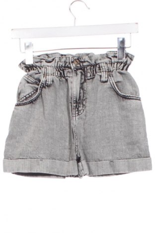 Dámské kraťasy  Bershka, Velikost XS, Barva Šedá, Cena  242,00 Kč