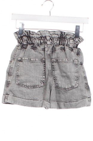 Dámské kraťasy  Bershka, Velikost XS, Barva Šedá, Cena  242,00 Kč