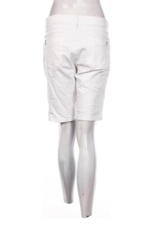 Pantaloni scurți de femei Denim 1982, Mărime M, Culoare Alb, Preț 57,99 Lei