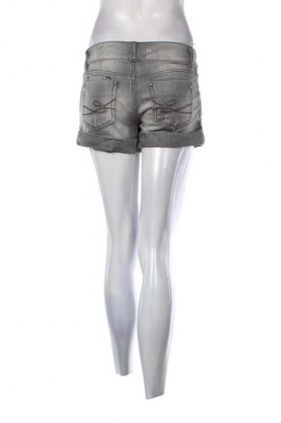 Дамски къс панталон Edc By Esprit, Размер S, Цвят Сив, Цена 25,99 лв.