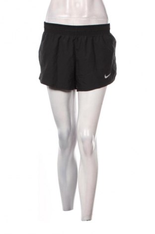 Pantaloni scurți de femei Nike, Mărime M, Culoare Negru, Preț 115,99 Lei
