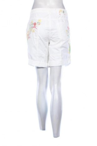 Pantaloni scurți de femei Papaya, Mărime L, Culoare Alb, Preț 48,99 Lei