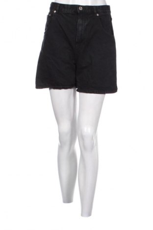 Pantaloni scurți de femei Pull&Bear, Mărime S, Culoare Negru, Preț 50,00 Lei
