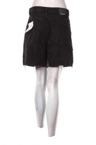 Pantaloni scurți de femei Stradivarius, Mărime L, Culoare Negru, Preț 96,99 Lei