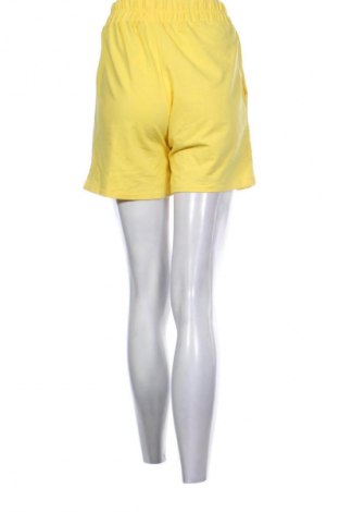 Pantaloni scurți de femei Unbranded, Mărime S, Culoare Galben, Preț 50,00 Lei