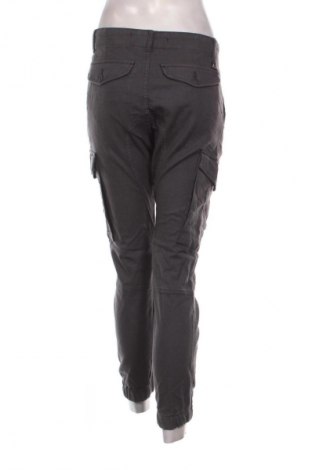 Дамски панталон Jack & Jones, Размер M, Цвят Сив, Цена 41,99 лв.