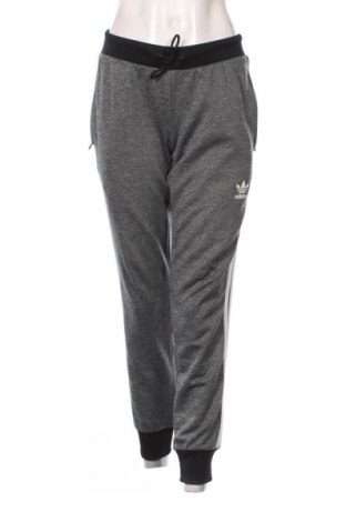 Γυναικείο αθλητικό παντελόνι Adidas Originals, Μέγεθος M, Χρώμα Γκρί, Τιμή 26,99 €