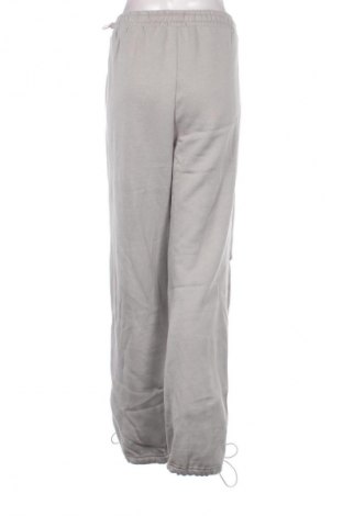 Damen Sporthose Cropp, Größe XL, Farbe Grau, Preis 39,46 €