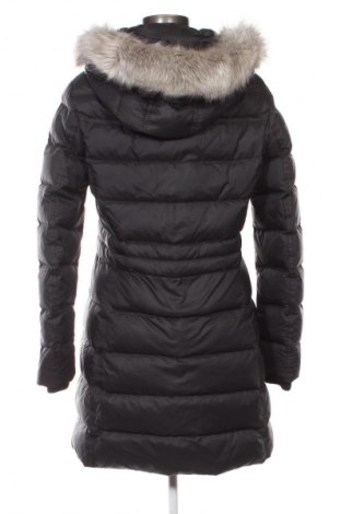 Dámská bunda  Tommy Hilfiger, Velikost L, Barva Černá, Cena  5 699,00 Kč