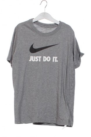 Παιδικό μπλουζάκι Nike, Μέγεθος 10-11y/ 146-152 εκ., Χρώμα Γκρί, Τιμή 10,23 €