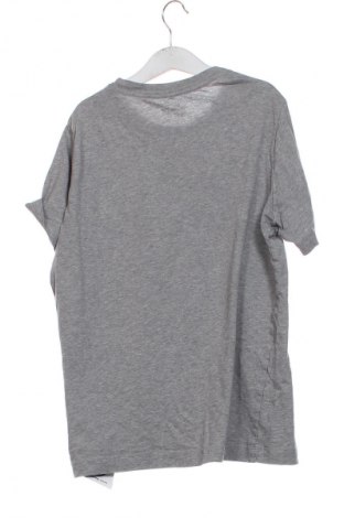 Παιδικό μπλουζάκι Nike, Μέγεθος 10-11y/ 146-152 εκ., Χρώμα Γκρί, Τιμή 10,23 €