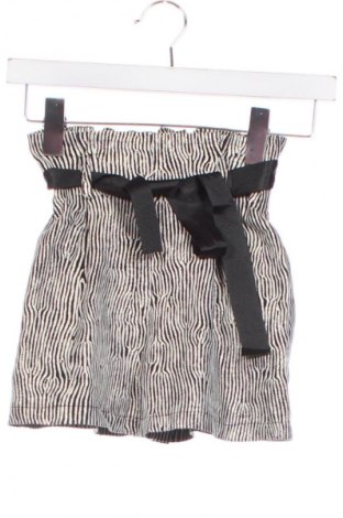 Παιδικό κοντό παντελόνι Contrast, Μέγεθος 4-5y/ 110-116 εκ., Χρώμα Πολύχρωμο, Τιμή 9,21 €