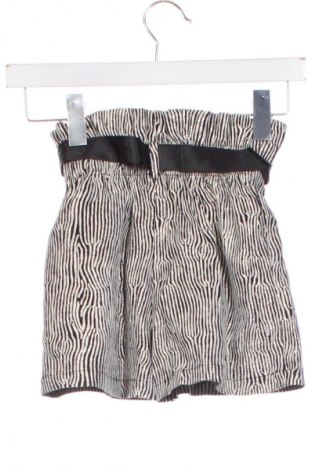 Παιδικό κοντό παντελόνι Contrast, Μέγεθος 4-5y/ 110-116 εκ., Χρώμα Πολύχρωμο, Τιμή 9,21 €