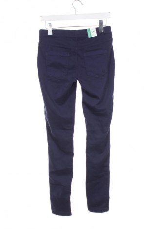 Dziecięce spodnie United Colors Of Benetton, Rozmiar 13-14y/ 164-168 cm, Kolor Niebieski, Cena 128,74 zł