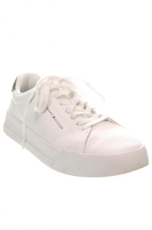Férfi cipők
 Tommy Hilfiger, Méret 43, Szín Fehér, Ár 26 409 Ft