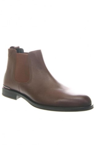 Férfi cipők
 Tommy Hilfiger, Méret 46, Szín Barna, Ár 75 809 Ft