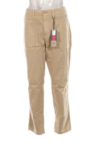 Pantaloni de bărbați Tommy Jeans, Mărime L, Culoare Bej, Preț 1.864,99 Lei