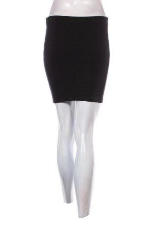 Fustă Bershka, Mărime S, Culoare Negru, Preț 50,00 Lei