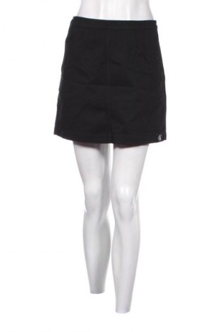Пола Calvin Klein Jeans, Размер M, Цвят Черен, Цена 156,40 лв.