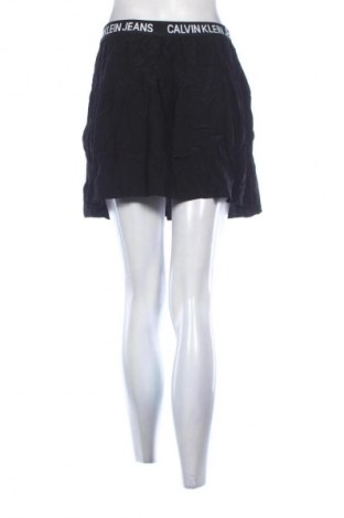 Пола Calvin Klein Jeans, Размер M, Цвят Черен, Цена 184,30 лв.