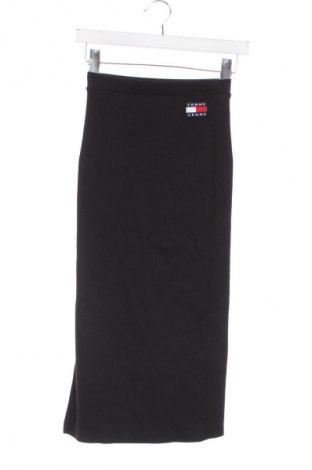 Пола Tommy Jeans, Размер XS, Цвят Черен, Цена 184,30 лв.