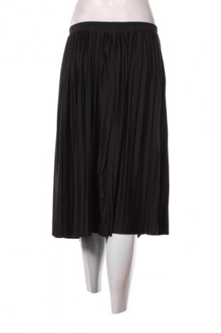 Пола Vero Moda, Размер XL, Цвят Черен, Цена 11,99 лв.
