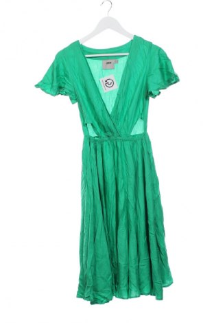 Kleid ASOS, Größe XS, Farbe Grün, Preis € 28,99