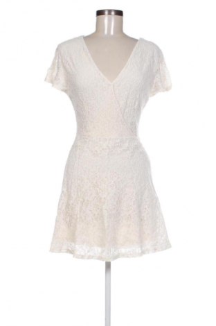 Φόρεμα Bershka, Μέγεθος M, Χρώμα Εκρού, Τιμή 27,70 €