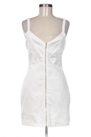 Φόρεμα Bershka, Μέγεθος M, Χρώμα Λευκό, Τιμή 14,83 €