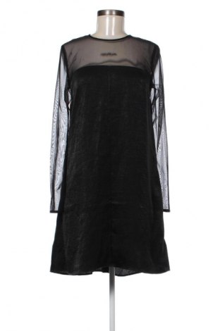 Kleid Calvin Klein Jeans, Größe M, Farbe Schwarz, Preis 59,99 €