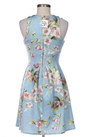 Рокля Closet London, Размер S, Цвят Многоцветен, Цена 55,99 лв.